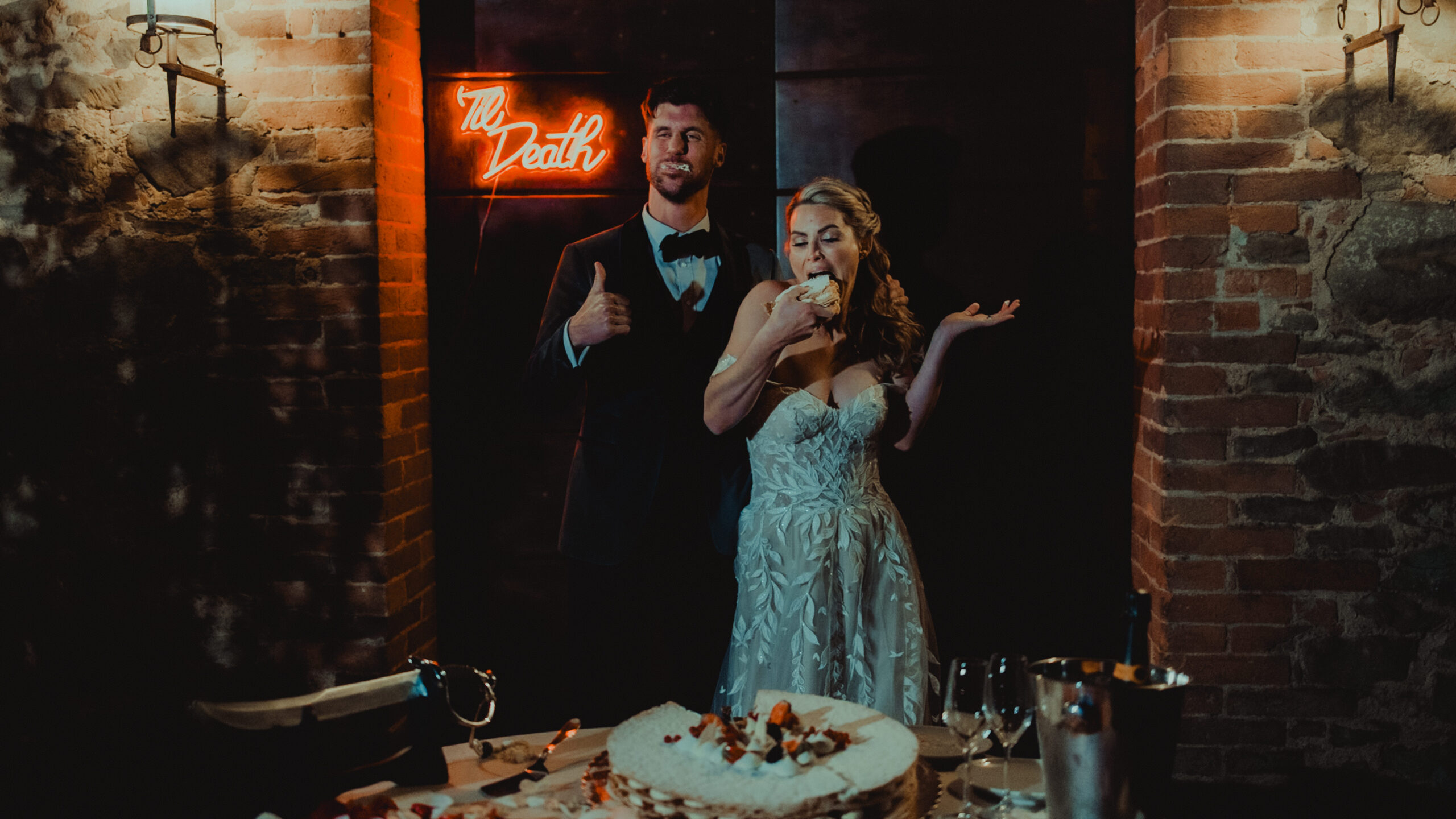 Tuscany wedding photographer capturing candid and emotional moments